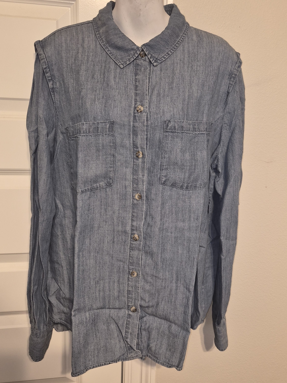 Wit & Wisdom Tencel Linen Blend Light Wash Chambray Denim Button Down Shirt XL